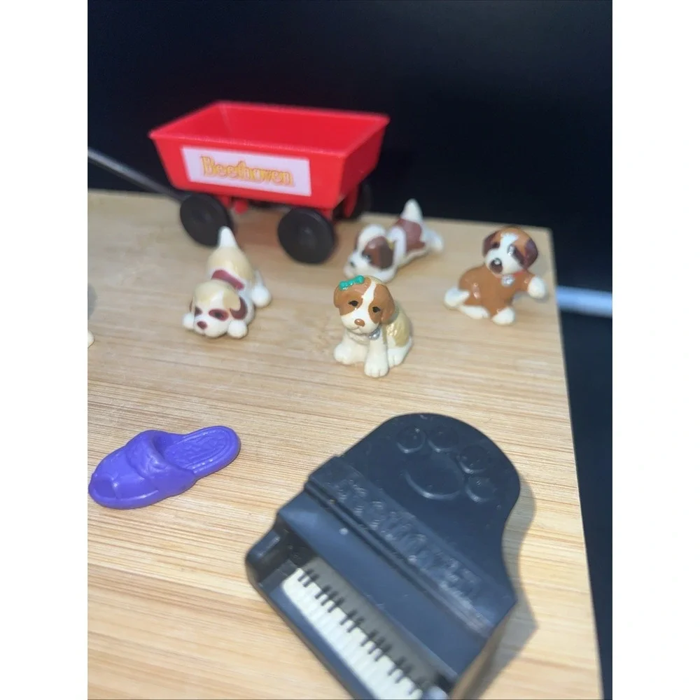 1993 Littlest Pet Shop Beethoven Nuzzletime Nursery + Tug N Play Kenner Vintage
